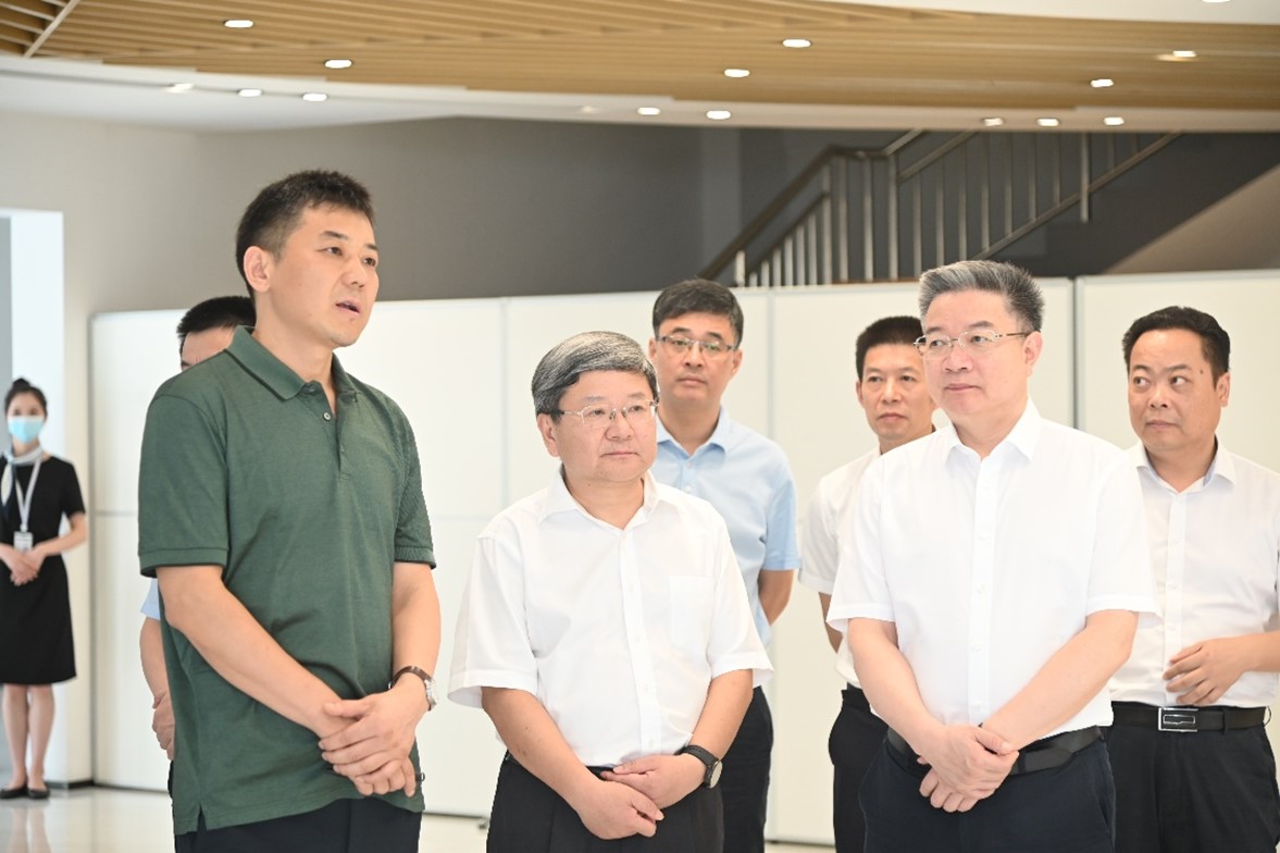 余姚市委书记傅贵荣一行莅临宁波金沙js93252生物调研园区建设